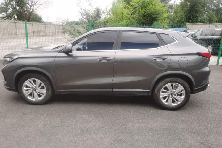 Used CHANGAN OSHAN X5 2021 1.6L CVT Luxury Model Exterior 5