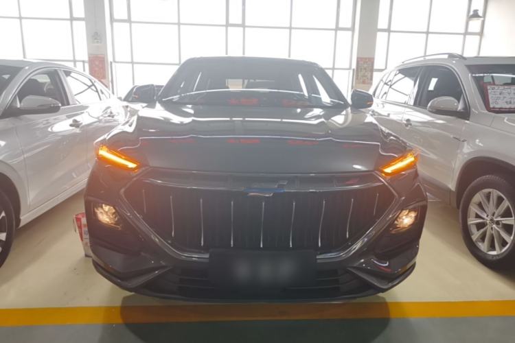 Used CHANGAN OSHAN X5 2021 Revised Version 1.5T DCT Luxury Edition Front