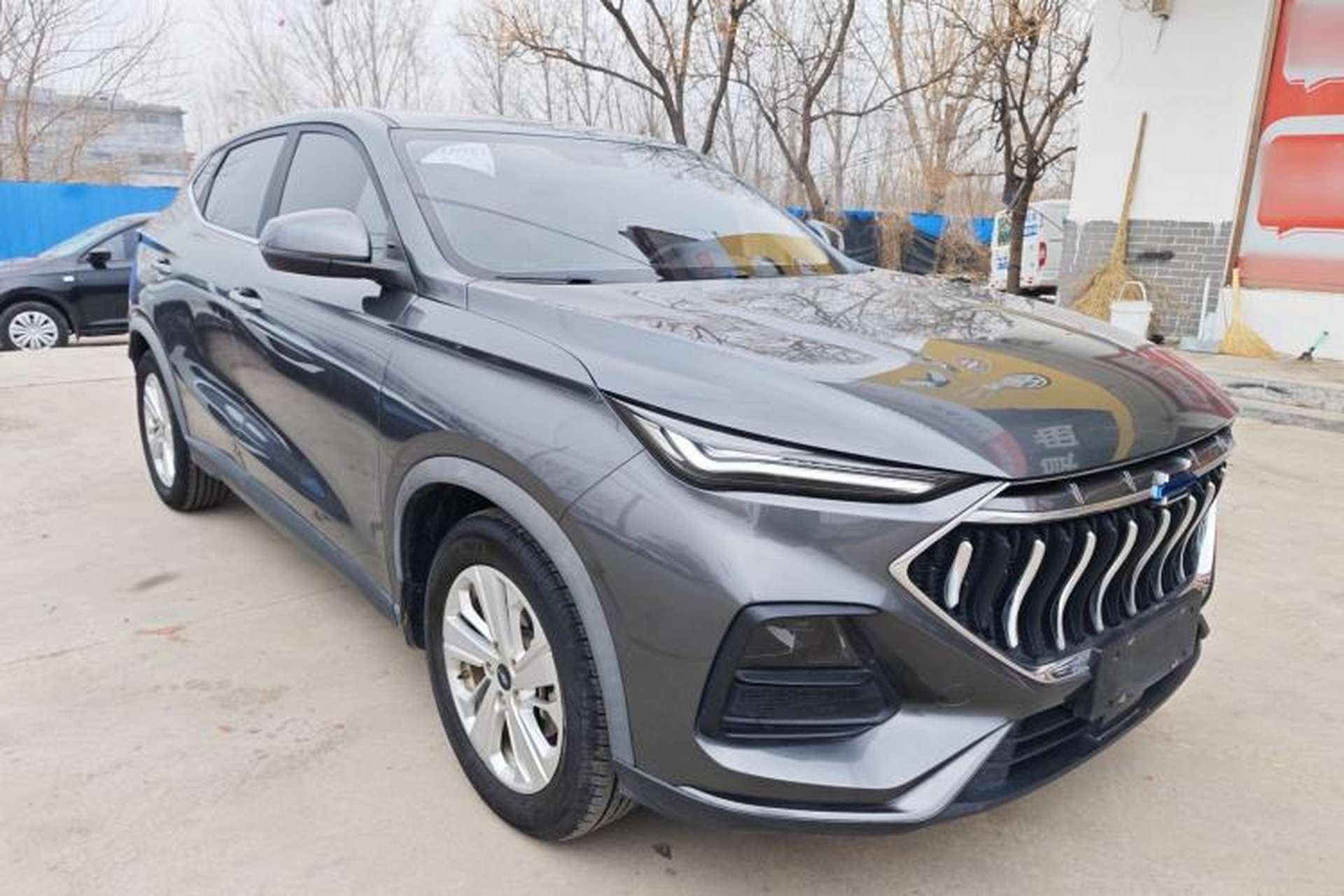 Used CHANGAN OSHAN X5 2021 1.6L CVT Luxury Model Front Right 45 Deg