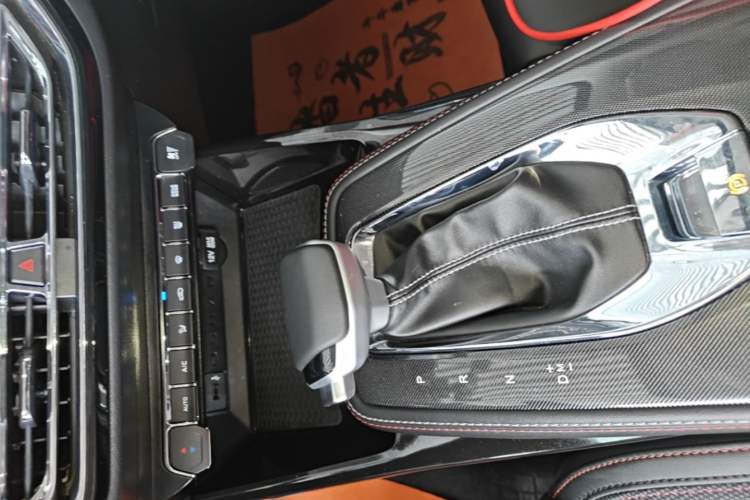 Used CHANGAN OSHAN X5 2021 Revised Version 1.5T DCT Luxury Edition Gear Lever