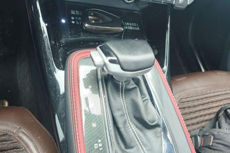 Used CHANGAN OSHAN X5 2021 1.5T DCT Prestige Edition Gear Lever