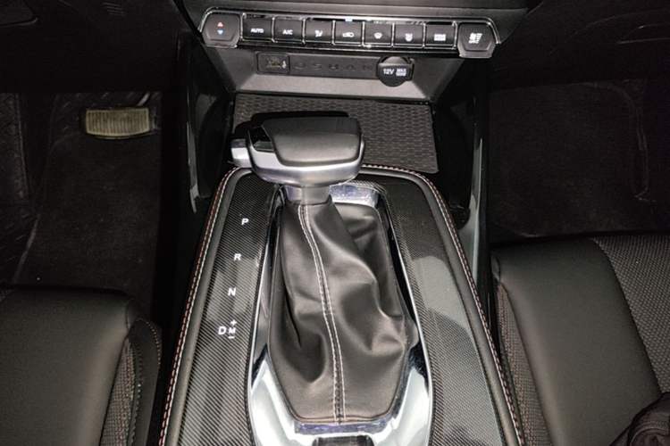 Used CHANGAN OSHAN X5 2021 Revised Version 1.5T DCT Luxury Edition Gear Lever