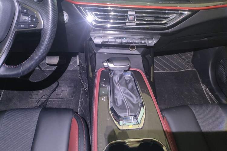 Used CHANGAN OSHAN X5 2021 1.5T DCT Prestige Edition Gear Lever