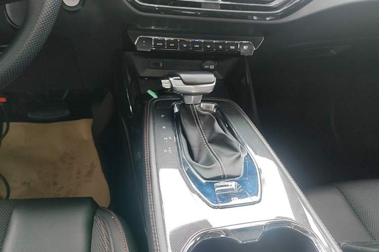 Used CHANGAN OSHAN X5 2021 1.6L CVT Comfort Model Gear Lever