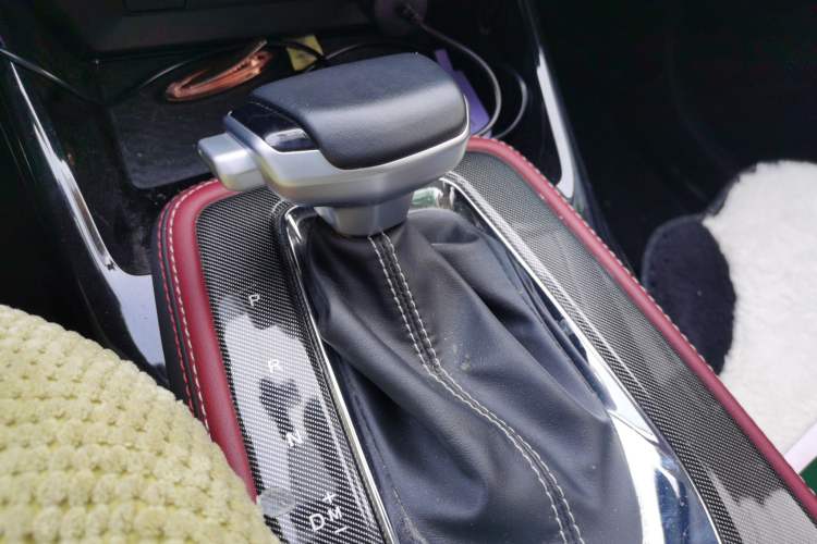 Used CHANGAN OSHAN X5 2021 1.5T DCT Luxury Edition Gear Lever
