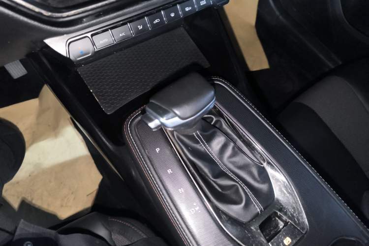 Used CHANGAN OSHAN X5 2021 1.5T DCT Prestige Edition Gear Lever