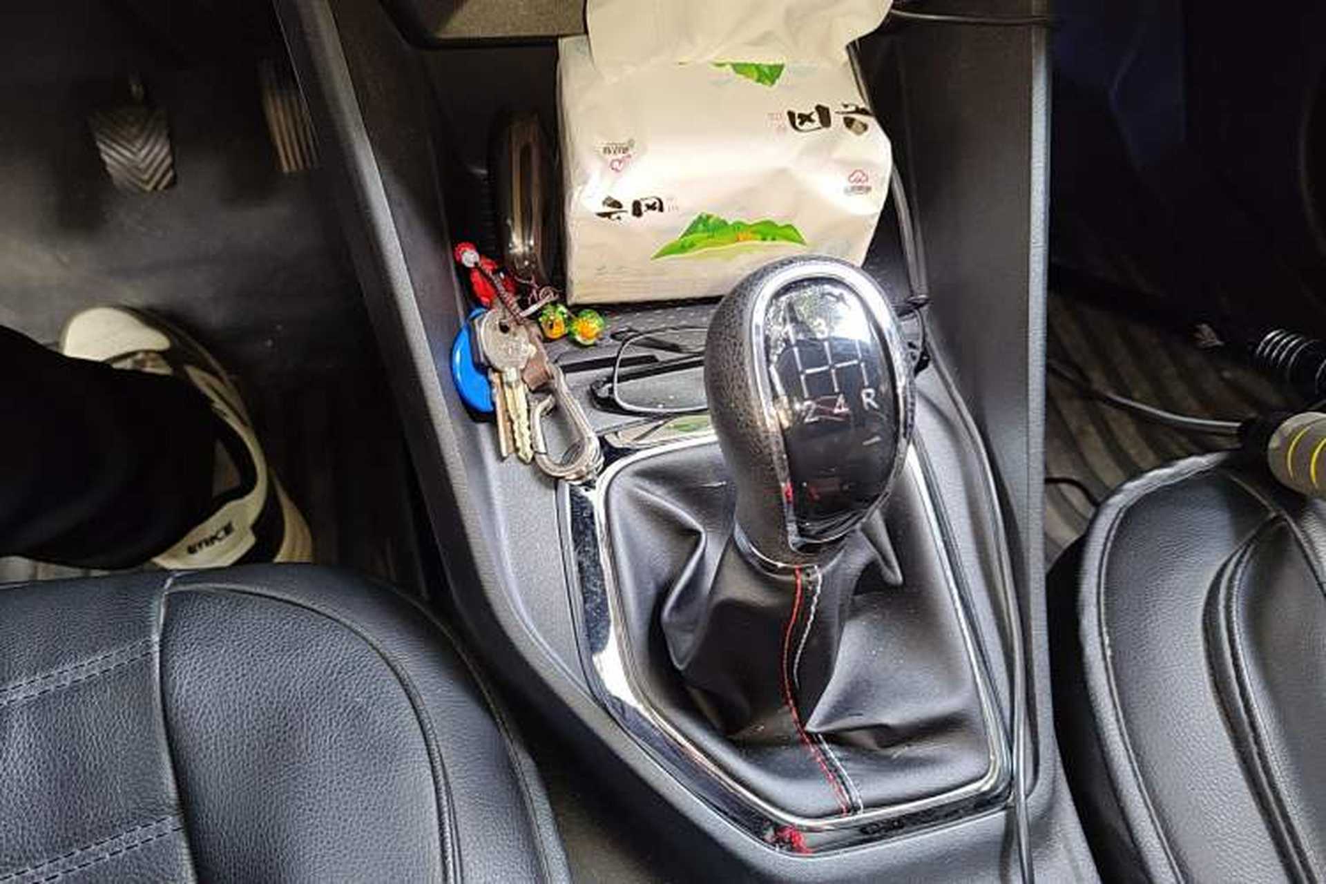 Used CHANGAN OSHAN X5 2021 1.6L Manual Luxury Model Gear Lever