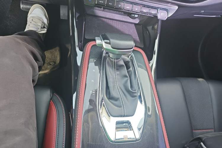 Used CHANGAN OSHAN X5 2021 1.5T DCT Prestige Edition Gear Lever