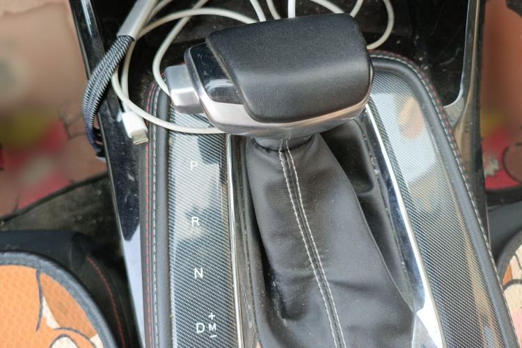 Used CHANGAN OSHAN X5 2021 Revised Version 1.6L CVT Luxury Edition Gear Lever