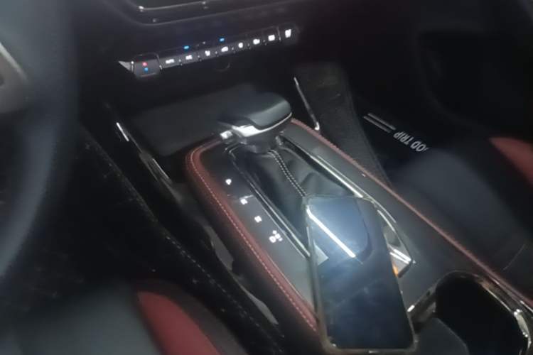 Used CHANGAN OSHAN X5 2021 1.5T DCT Prestige Edition Gear Lever