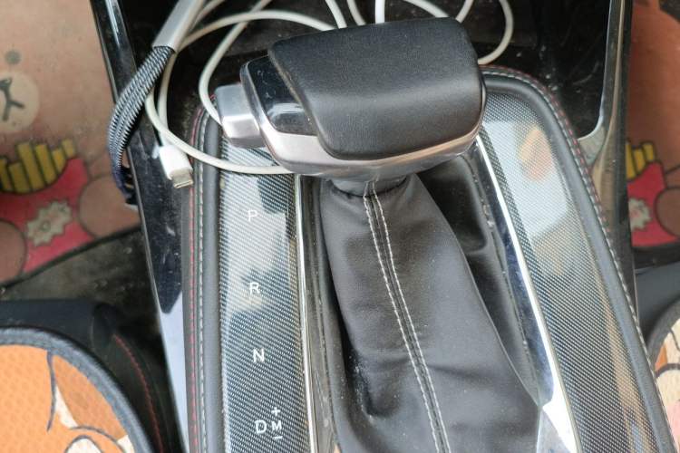 Used CHANGAN OSHAN X5 2021 Revised Version 1.6L CVT Luxury Edition Gear Lever