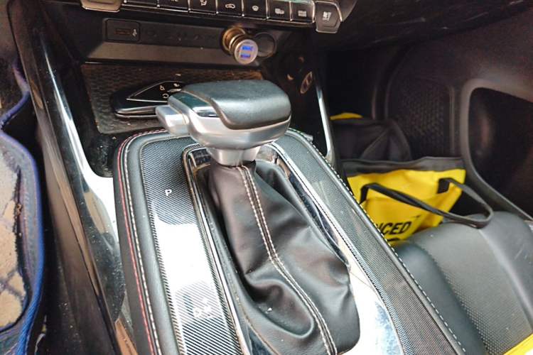 Used CHANGAN OSHAN X5 2021 1.6L CVT Luxury Model Gear Lever
