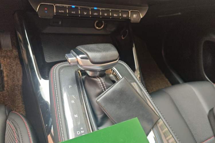 Used CHANGAN OSHAN X5 2021 1.5T DCT Flagship Edition Gear Lever