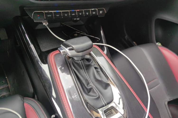 Used CHANGAN OSHAN X5 2021 Revised Version 1.5T DCT Luxury Edition Gear Lever