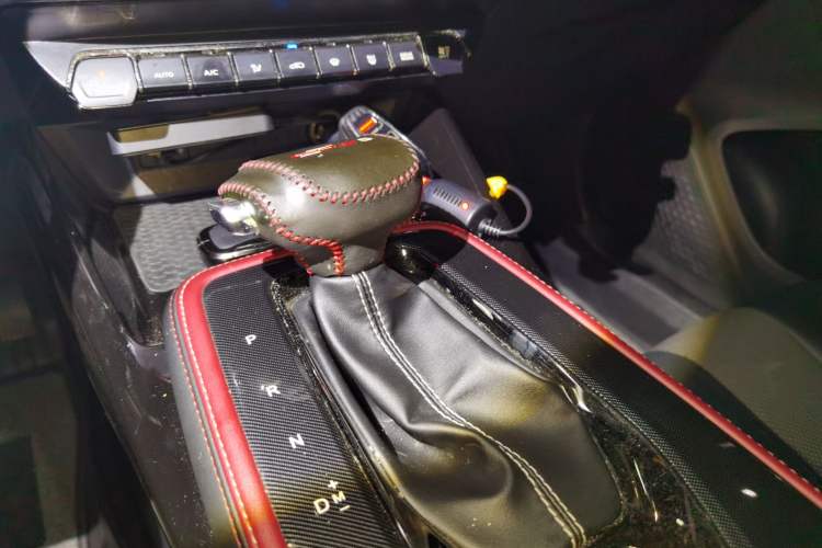Used CHANGAN OSHAN X5 2021 1.5T DCT Luxury Edition Gear Lever