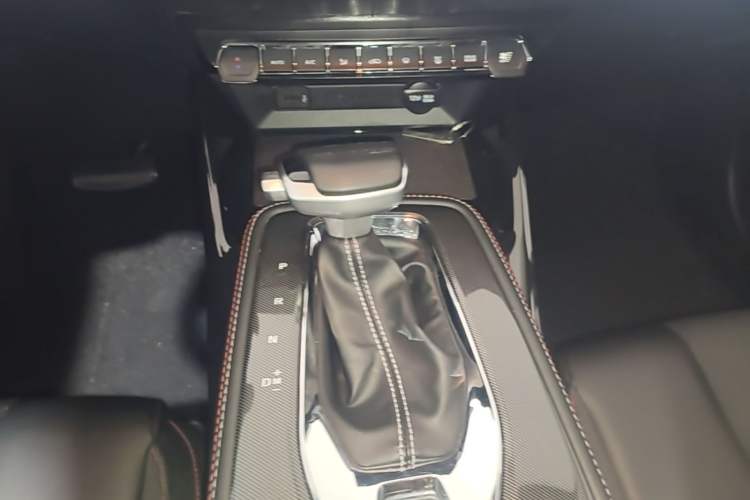 Used CHANGAN OSHAN X5 2021 Revised Version 1.5T DCT Luxury Edition Gear Lever