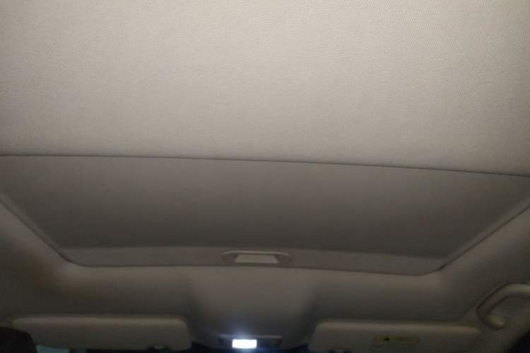 Used CHANGAN OSHAN X5 2021 1.6L CVT Luxury Model Headliner