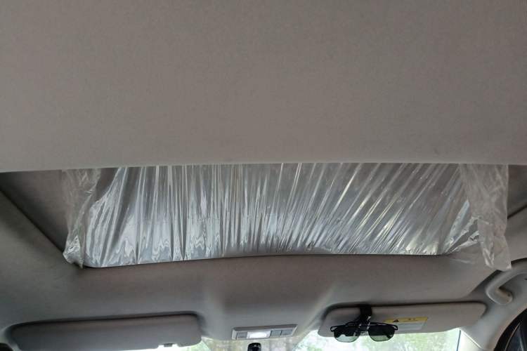 Used CHANGAN OSHAN X5 2021 1.6L CVT Luxury Model Headliner