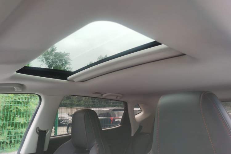 Used CHANGAN OSHAN X5 2021 1.6L CVT Luxury Model Headliner