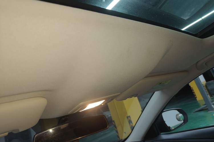 Used CHANGAN OSHAN X5 2021 Revised Version 1.5T DCT Luxury Edition Headliner
