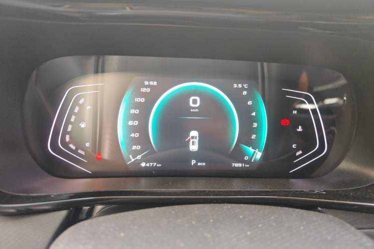 Used CHANGAN OSHAN X5 2021 1.5T DCT Prestige Edition Instrument Cluster