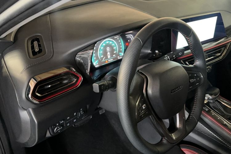 Used CHANGAN OSHAN X5 2021 1.5T DCT Flagship Edition Interior 2