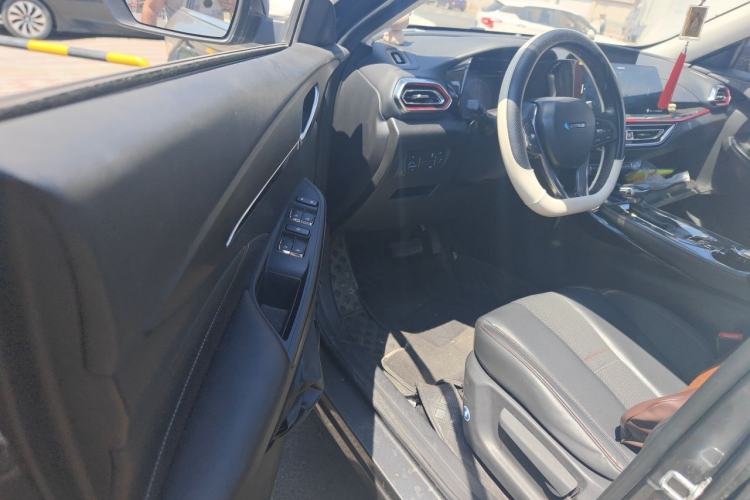 Used CHANGAN OSHAN X5 2021 1.6L CVT Luxury Model Interior 3