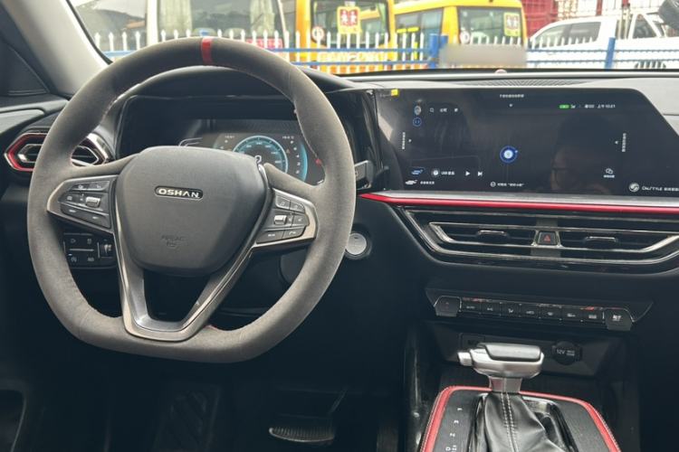 Used CHANGAN OSHAN X5 2021 1.5T DCT Flagship Edition Interior 4