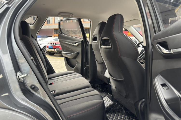 Used CHANGAN OSHAN X5 2021 1.6L CVT Luxury Version Interior 6