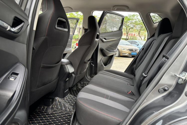 Used CHANGAN OSHAN X5 2021 1.6L CVT Luxury Version Interior 7