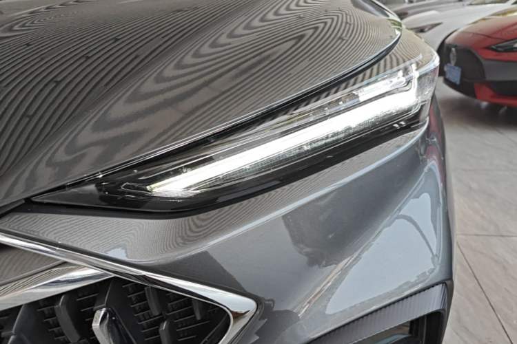 Used CHANGAN OSHAN X5 2021 Revised Version 1.5T DCT Luxury Edition Left Front Headlight