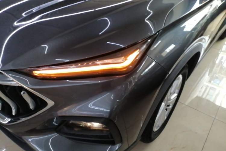 Used CHANGAN OSHAN X5 2021 Revised Version 1.6L CVT Luxury Edition Left Front Headlight