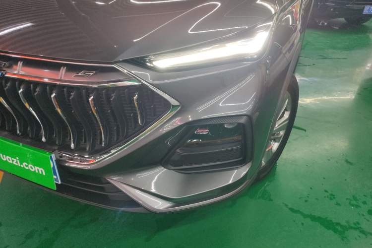 Used CHANGAN OSHAN X5 2021 Revised Version 1.6L Manual Luxury Edition Left Front Headlight