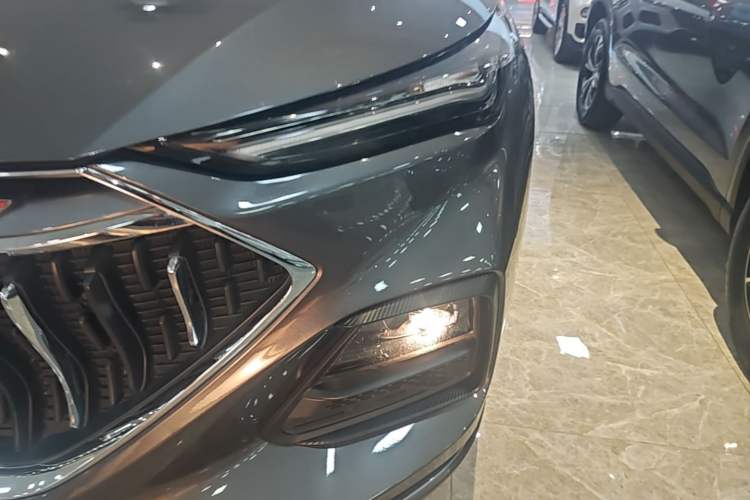 Used CHANGAN OSHAN X5 2021 Revised Version 1.5T DCT Luxury Edition Left Front Headlight