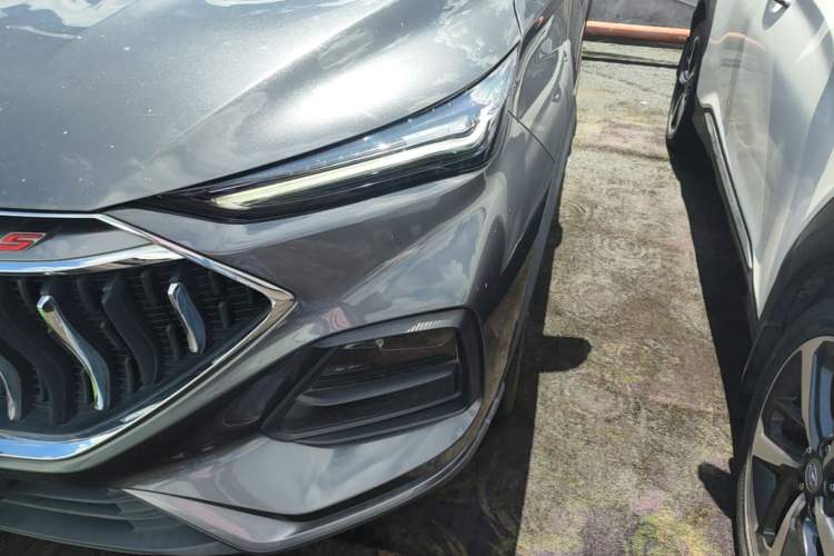 Used CHANGAN OSHAN X5 2021 1.5T DCT Flagship Edition Left Front Headlight