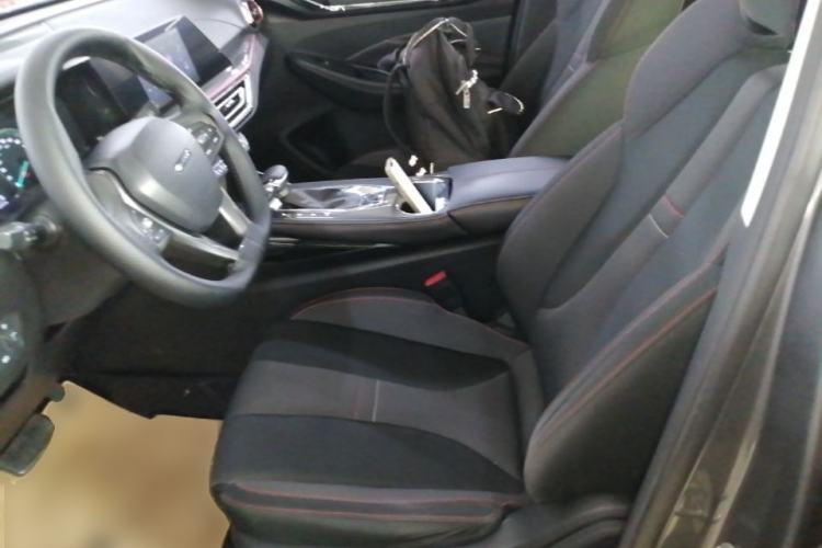 Used CHANGAN OSHAN X5 2021 Revised Version 1.6L CVT Luxury Edition Left Front Seat