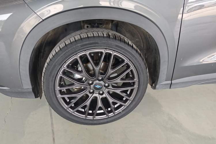 Used CHANGAN OSHAN X5 2021 1.5T DCT Flagship Edition Left Front Wheel Hub