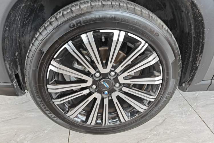 Used CHANGAN OSHAN X5 2021 Revised Version 1.5T DCT Luxury Edition Left Front Wheel Hub