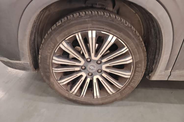 Used CHANGAN OSHAN X5 2021 1.5T DCT Prestige Edition Left Front Wheel Hub