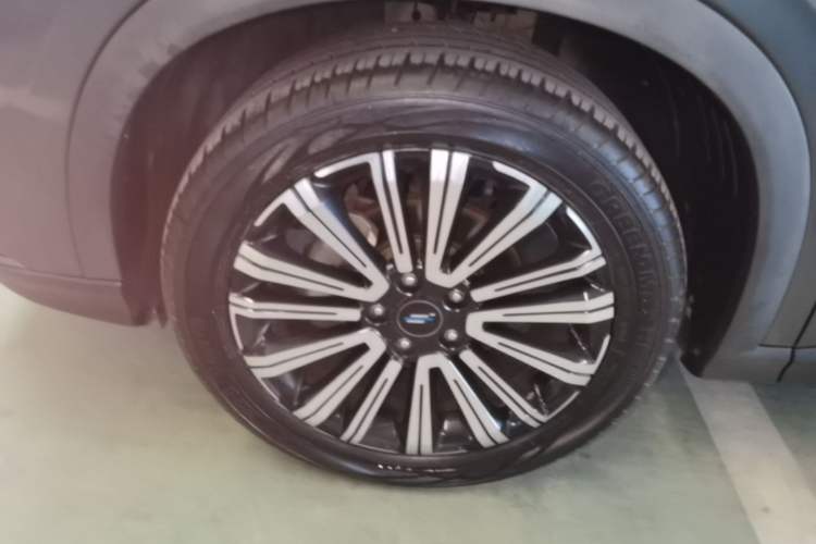 Used CHANGAN OSHAN X5 2021 1.5T DCT Prestige Edition Left Front Wheel Hub