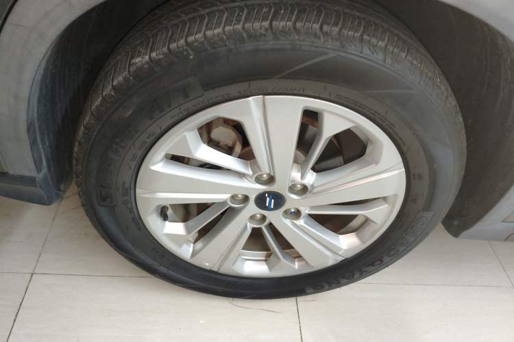 Used CHANGAN OSHAN X5 2021 1.6L CVT Luxury Model Left Front Wheel Hub