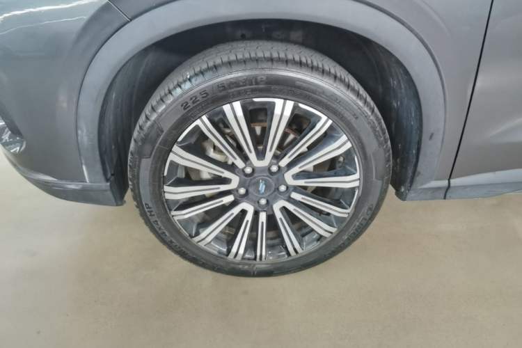 Used CHANGAN OSHAN X5 2021 1.5T DCT Prestige Edition Left Front Wheel Hub