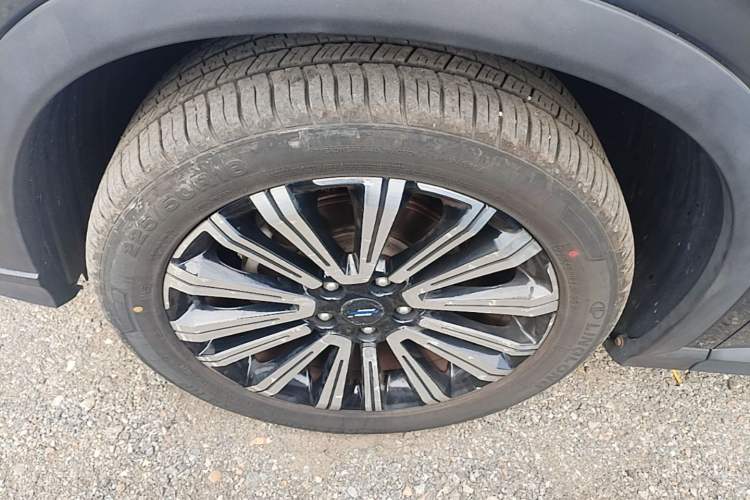 Used CHANGAN OSHAN X5 2021 1.5T DCT Prestige Edition Left Front Wheel Hub