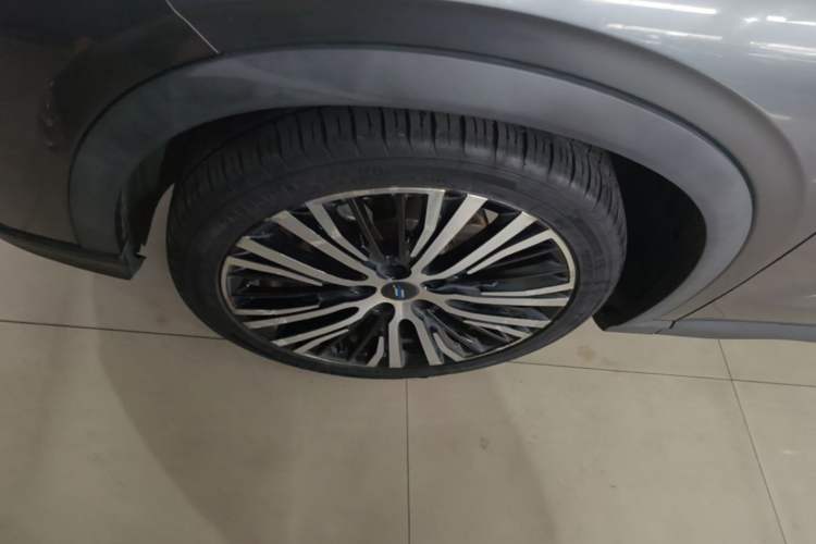 Used CHANGAN OSHAN X5 2021 1.5T DCT Flagship Edition Left Front Wheel Hub