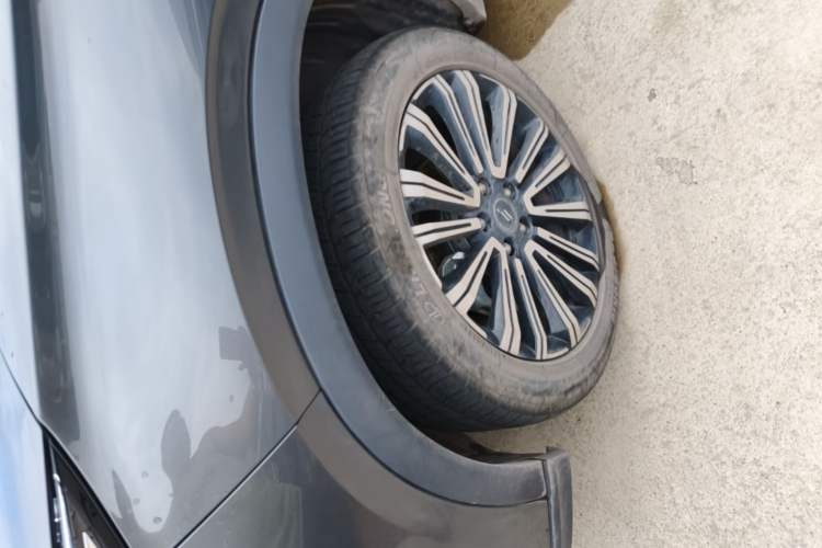 Used CHANGAN OSHAN X5 2021 1.5T DCT Prestige Edition Left Front Wheel Hub