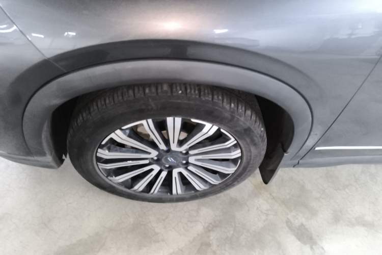 Used CHANGAN OSHAN X5 2021 1.5T DCT Prestige Edition Left Front Wheel Hub