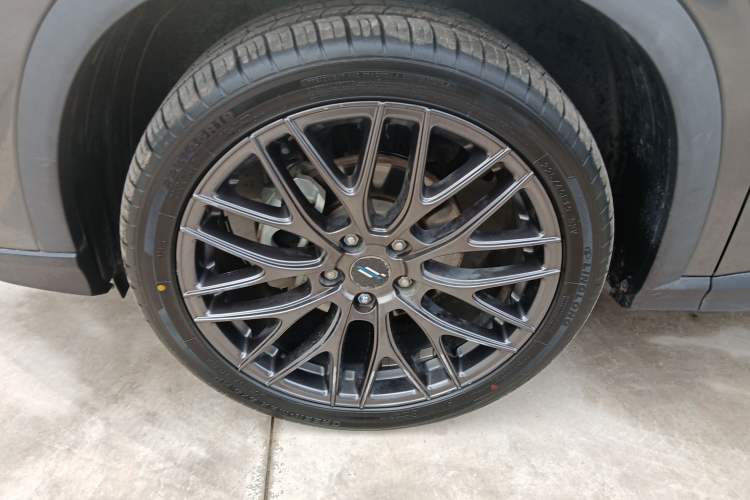 Used CHANGAN OSHAN X5 2021 1.5T DCT Flagship Edition Left Front Wheel Hub
