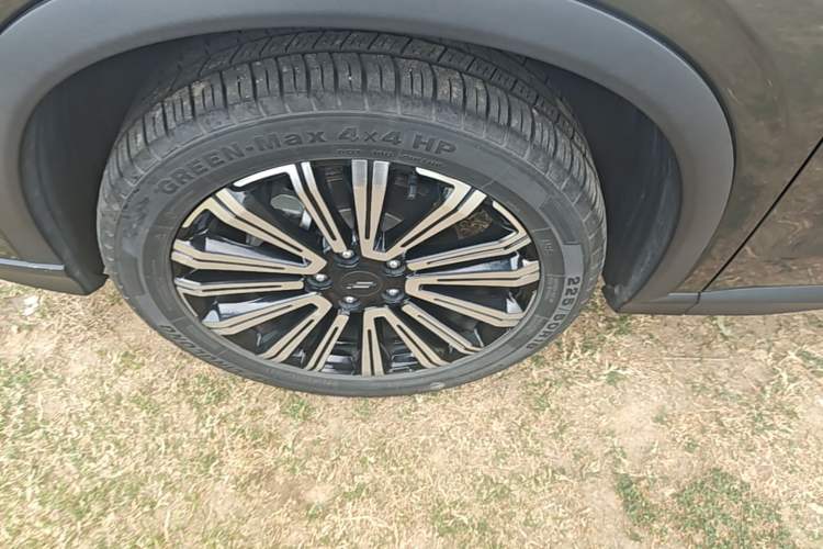 Used CHANGAN OSHAN X5 2021 Revised Version 1.5T DCT Luxury Edition Left Front Wheel Hub