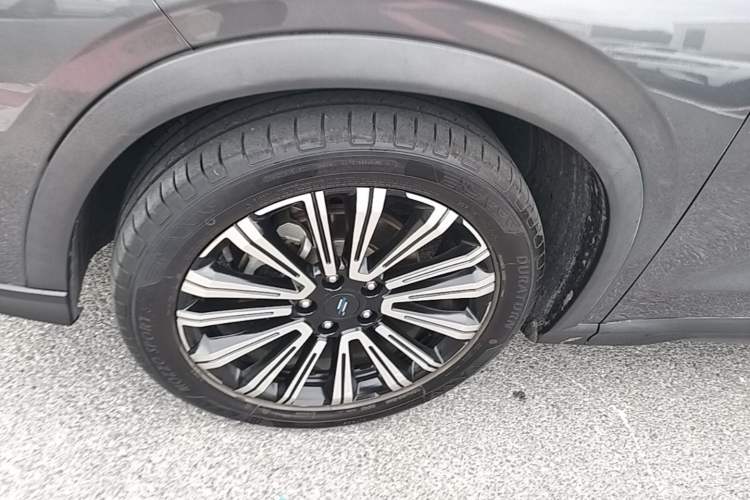 Used CHANGAN OSHAN X5 2021 Revised Version 1.5T DCT Luxury Edition Left Front Wheel Hub