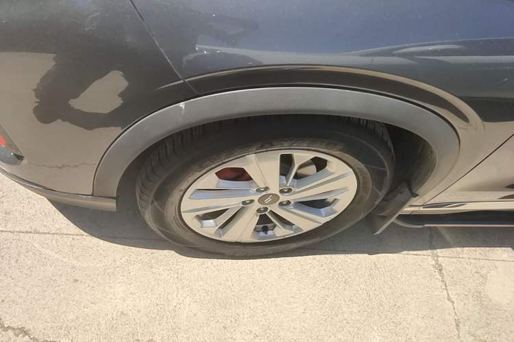 Used CHANGAN OSHAN X5 2021 1.6L CVT Luxury Model Left Front Wheel Hub